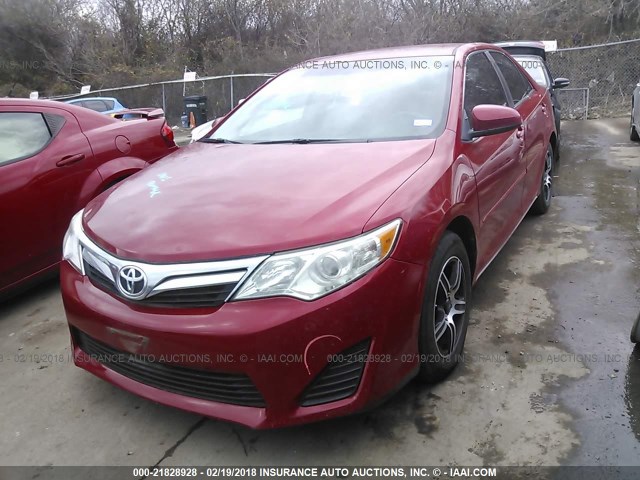 4T4BF1FK5ER375292 - 2014 TOYOTA CAMRY L/SE/LE/XLE წითელი ფოტო 2