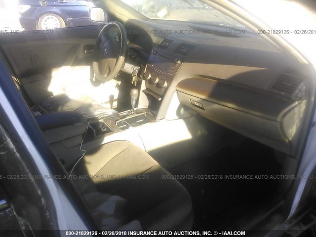 4T1BF3EK3AU522131 - 2010 TOYOTA CAMRY SE/LE/XLE WHITE photo 5
