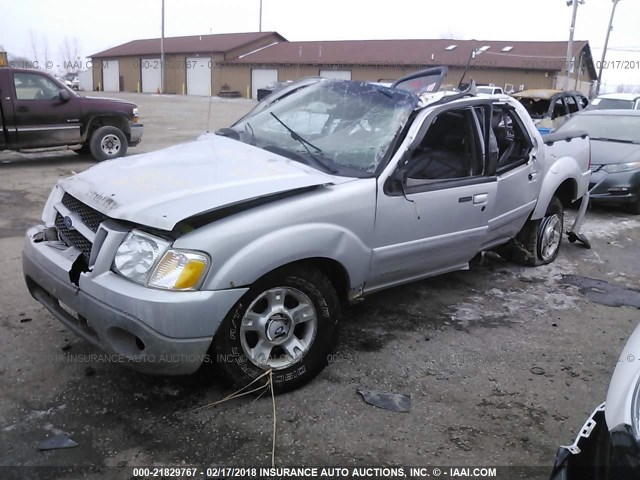 1FMZU77E52UC18786 - 2002 FORD EXPLORER SPORT TR  SILVER photo 2