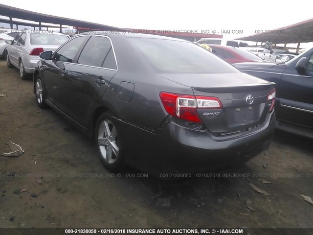 4T1BF1FK9CU174468 - 2012 TOYOTA CAMRY SE/LE/XLE GRAY photo 3