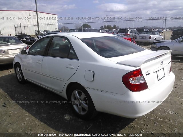 4T1BF32K03U040224 - 2003 TOYOTA CAMRY LE/XLE/SE თეთრი ფოტო 3
