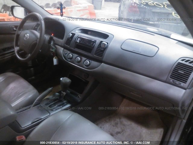 4T1BE32K45U011752 - 2005 TOYOTA CAMRY LE/XLE/SE BLACK photo 5