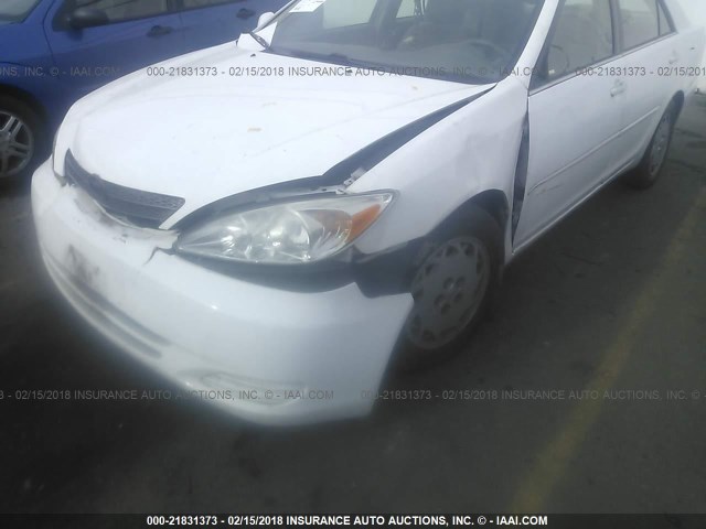 4T1BE32K52U030600 - 2002 TOYOTA CAMRY LE/XLE/SE თეთრი ფოტო 6