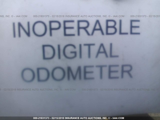 4T1BE32K52U030600 - 2002 TOYOTA CAMRY LE/XLE/SE თეთრი ფოტო 7