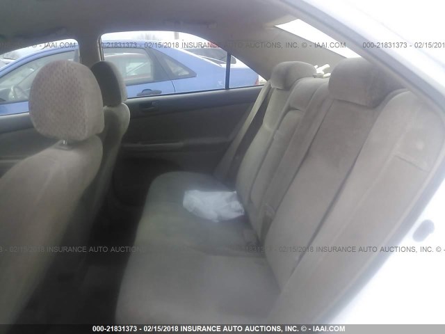 4T1BE32K52U030600 - 2002 TOYOTA CAMRY LE/XLE/SE თეთრი ფოტო 8