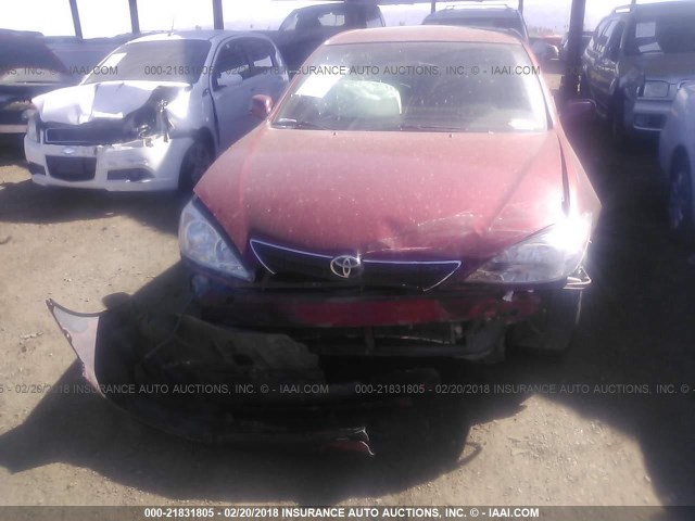 JTDBE32K220109265 - 2002 TOYOTA CAMRY LE/XLE/SE მუქწითელი ფოტო 6