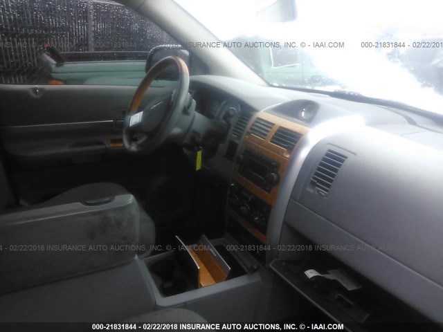 1A8HX58P67F504095 - 2007 CHRYSLER ASPEN LIMITED ვერცხლისფერი ფოტო 5