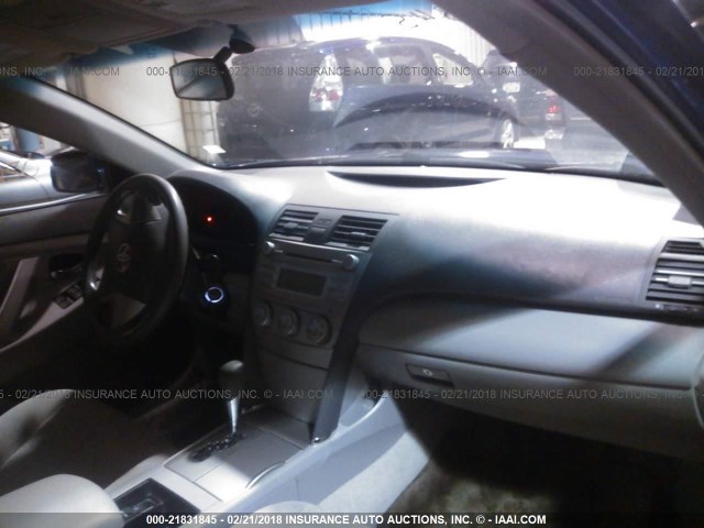 4T1BE46K09U318955 - 2009 TOYOTA CAMRY SE/LE/XLE Көк фото 5