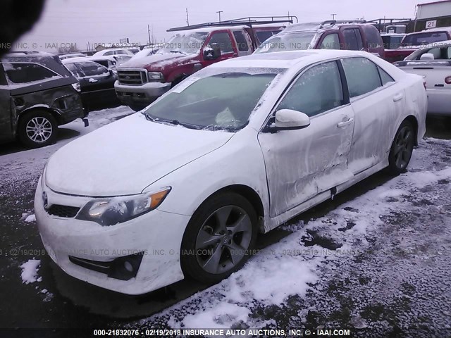 4T1BK1FK5CU019928 - 2012 TOYOTA CAMRY SE/XLE WHITE photo 2