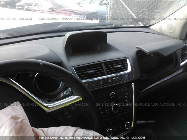 KL4CJFSB6GB558925 - 2016 BUICK ENCORE CONVENIENCE Սպիտակ լուսանկար 5