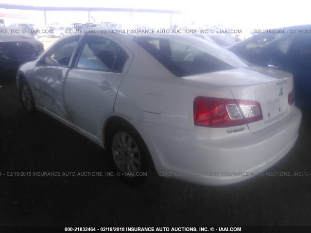 4A32B2FF2BE023051 - 2011 MITSUBISHI GALANT FE WHITE photo 3