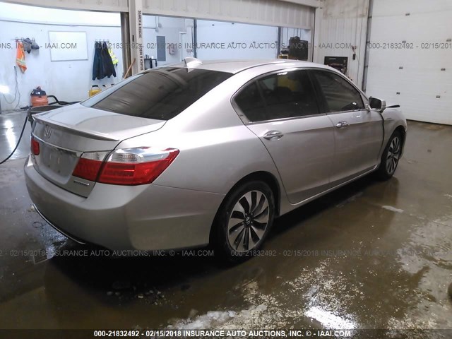 1HGCR6F33EA003422 - 2014 HONDA ACCORD HYBRID SILVER photo 4