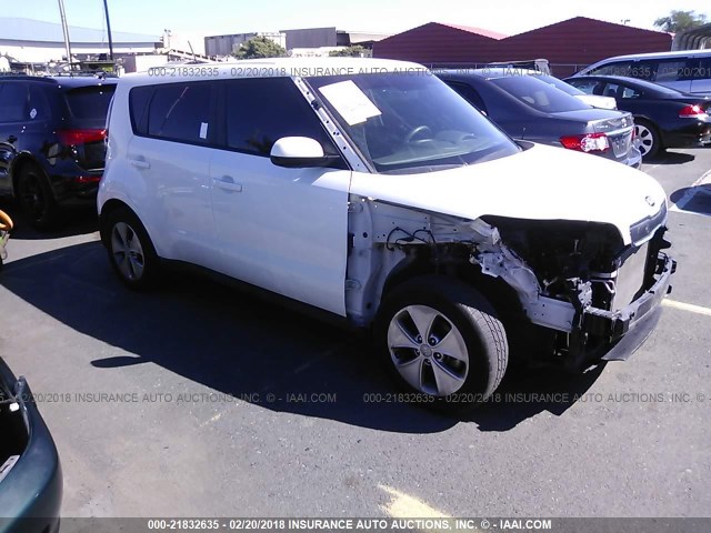 KNDJN2A25G7846806 - 2016 KIA SOUL WHITE photo 1