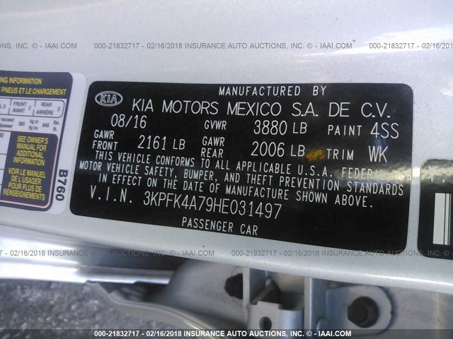 3KPFK4A79HE031497 - 2017 KIA FORTE LX SILVER photo 9