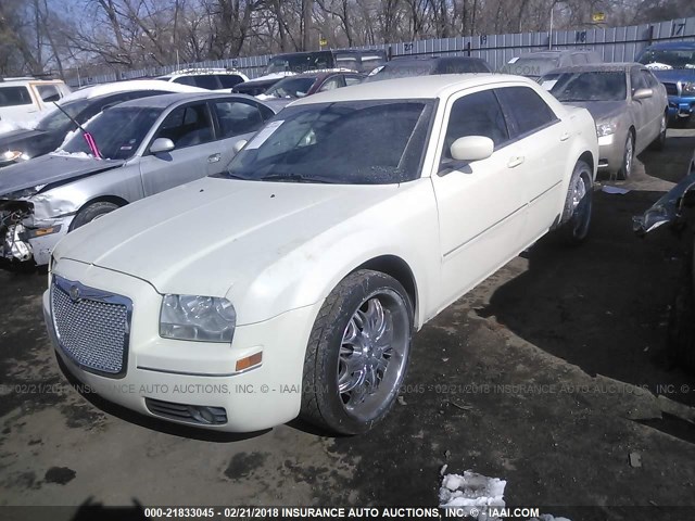 2C3KA53G06H307768 - 2006 CHRYSLER 300 TOURING WHITE photo 2