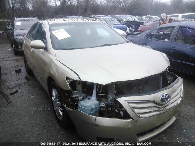 4T1BF3EK9AU099507 - 2010 TOYOTA CAMRY SE/LE/XLE 金色 照片 1