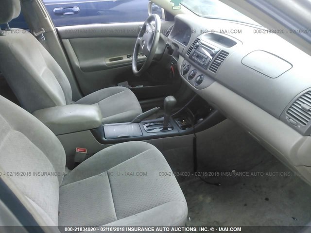 4T1BE32K43U156772 - 2003 TOYOTA CAMRY LE/XLE/SE ოქროსფერი ფოტო 5