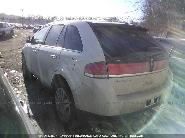 2LMDU88C89BJ05514 - 2009 LINCOLN MKX WHITE photo 3