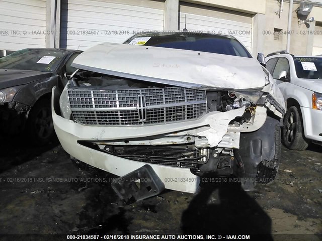 2LMDU88C89BJ05514 - 2009 LINCOLN MKX WHITE photo 6