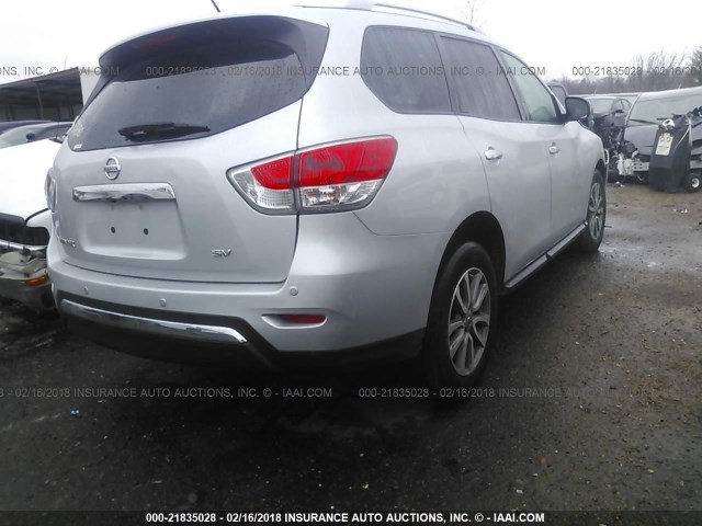 5N1AR2MN3GC630417 - 2016 NISSAN PATHFINDER S/SV/SL/PLATINUM SILVER photo 4