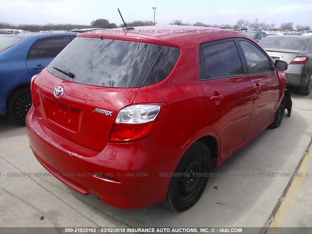 2T1KU4EE4BC539528 - 2011 TOYOTA COROLLA MATRIX  RED photo 4