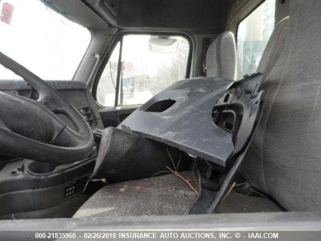 1FUJGEDR19LAE4923 - 2009 FREIGHTLINER CASCADIA 125  WHITE photo 5