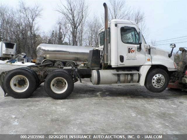 1FUJGEDR19LAE4923 - 2009 FREIGHTLINER CASCADIA 125  WHITE photo 6
