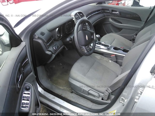 1G11B5SA3DF289890 - 2013 CHEVROLET MALIBU LS ვერცხლისფერი ფოტო 5