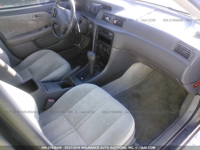 4T1BF22K0VU015207 - 1997 TOYOTA CAMRY CE/LE/XLE 米色 照片 5
