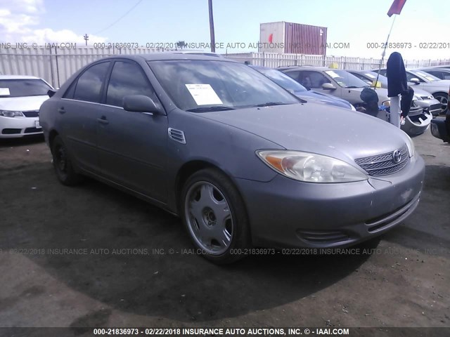 JTDBE32K940284650 - 2004 TOYOTA CAMRY LE/XLE GRAY photo 1
