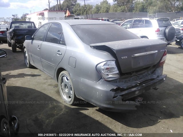 JTDBE32K940284650 - 2004 TOYOTA CAMRY LE/XLE GRAY photo 3