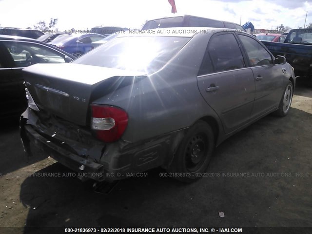 JTDBE32K940284650 - 2004 TOYOTA CAMRY LE/XLE GRAY photo 4
