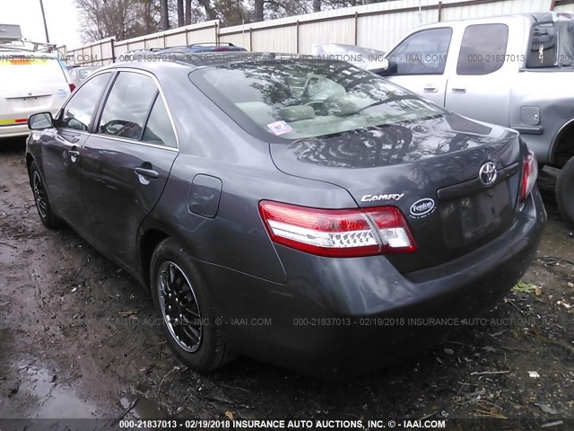 4T1BF3EK5BU736216 - 2011 TOYOTA CAMRY SE/LE/XLE Серый фото 3