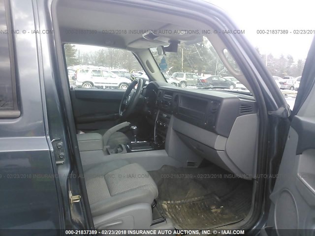 1J8HG48K97C643735 - 2007 JEEP COMMANDER Navy photo 5