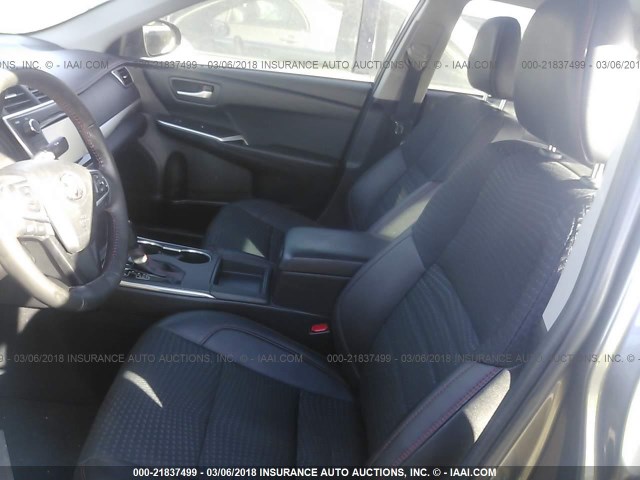 4T1BF1FKXFU082094 - 2015 TOYOTA CAMRY LE/XLE/SE/XSE Gris photo 5