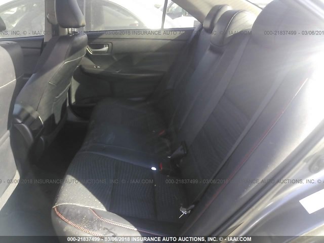 4T1BF1FKXFU082094 - 2015 TOYOTA CAMRY LE/XLE/SE/XSE Gris photo 8