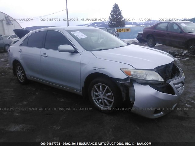 4T1BF3EK4BU130406 - 2011 TOYOTA CAMRY SE/LE/XLE ვერცხლისფერი ფოტო 1
