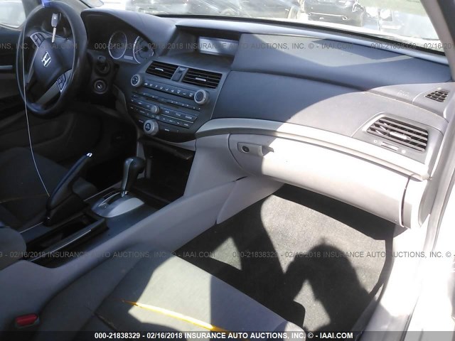 1HGCP2F4XCA069969 - 2012 HONDA ACCORD LXP SILVER photo 5