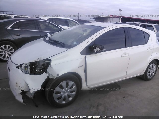 JTDKDTB3XE1571454 - 2014 TOYOTA PRIUS C WHITE photo 6