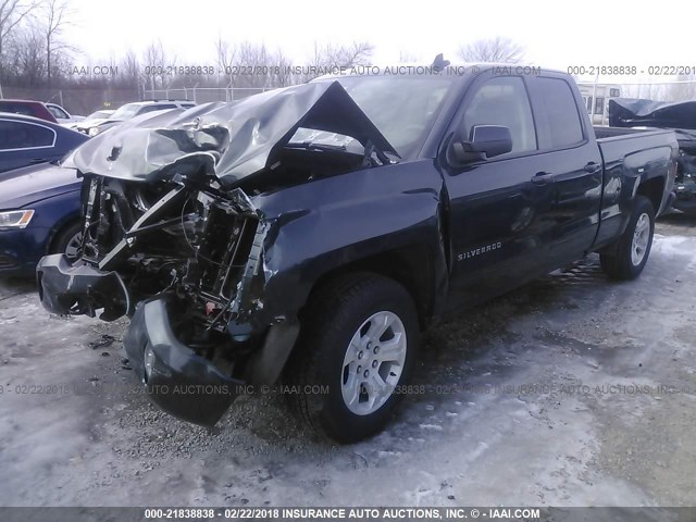 1GCVKREH2HZ391386 - 2017 CHEVROLET SILVERADO K1500 LT GRAY photo 2