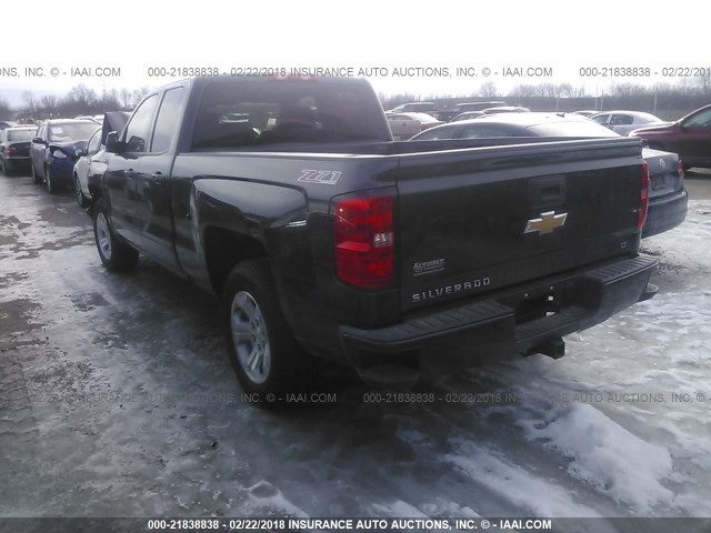 1GCVKREH2HZ391386 - 2017 CHEVROLET SILVERADO K1500 LT GRAY photo 3