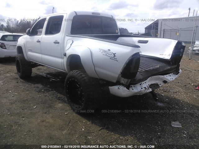 5TELU42N17Z387752 - 2007 TOYOTA TACOMA DOUBLE CAB WHITE photo 3