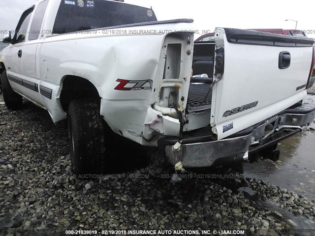 2GCEK19TX11132790 - 2001 CHEVROLET SILVERADO K1500 WHITE photo 6