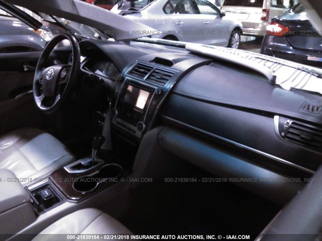 4T1BF1FK7CU598120 - 2012 TOYOTA CAMRY SE/LE/XLE 白色 照片 5