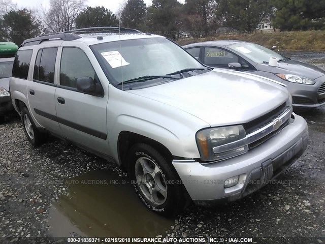 1GNET16S856199662 - 2005 CHEVROLET TRAILBLAZER EXT LS/EXT LT SILVER photo 1