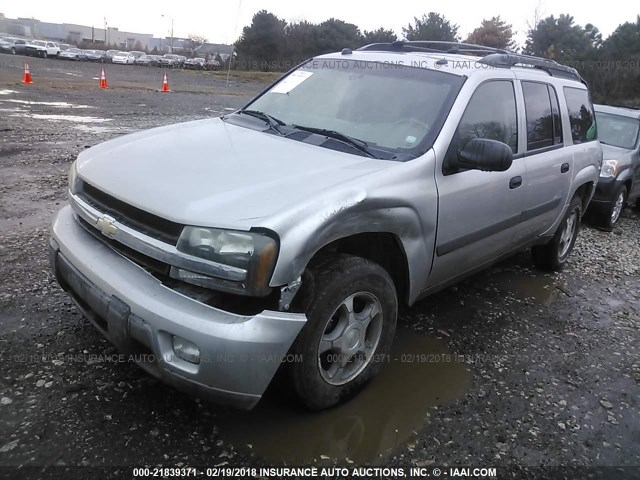 1GNET16S856199662 - 2005 CHEVROLET TRAILBLAZER EXT LS/EXT LT SILVER photo 2