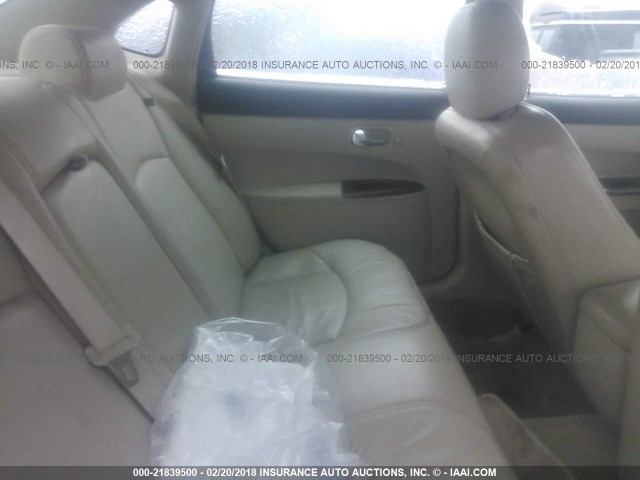 2G4WE587471200447 - 2007 BUICK LACROSSE CXS WHITE photo 8