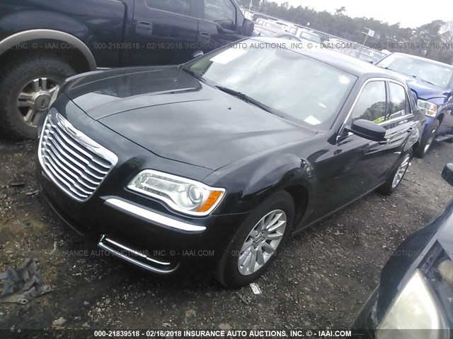 2C3CCAAGXEH157337 - 2014 CHRYSLER 300 BLACK photo 2