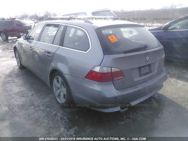 WBANN73506CN00283 - 2006 BMW 530 XIT GRAY photo 3