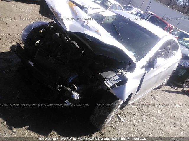 5NPDH4AEXDH433944 - 2013 HYUNDAI ELANTRA SILVER photo 2